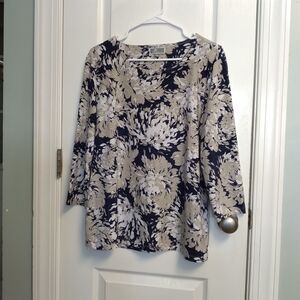 Floral Print Women's Top - Black Cream Floral Embroidery L EUC